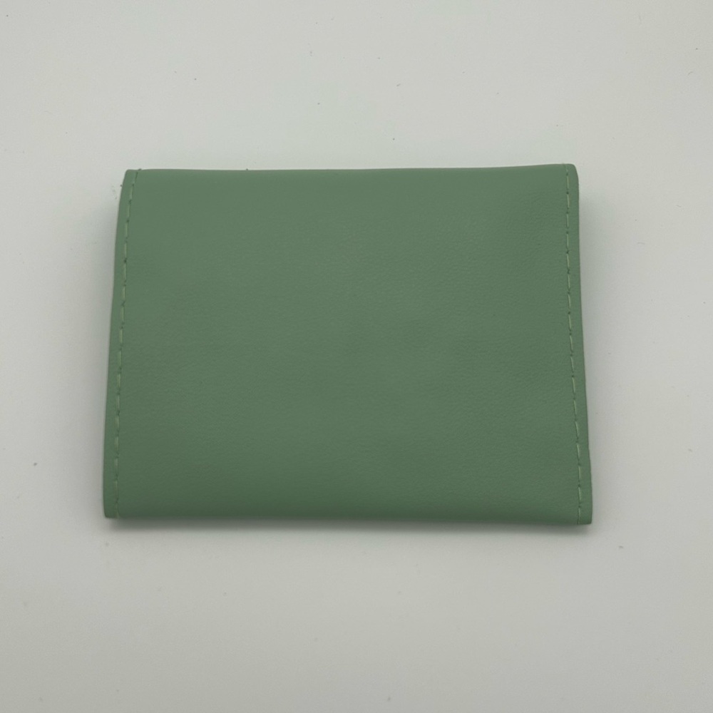 Green Grooming Kit - Picture 3 of 4